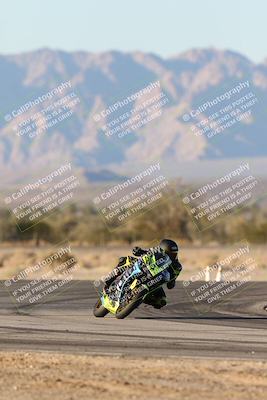 media/Dec-07-2025-CVMA (Sun) [[3e7d2de5dc]]/Race 18-Formula Twins-Formula 40 UL/